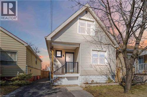 54 Weir Street S, Hamilton, ON - Outdoor