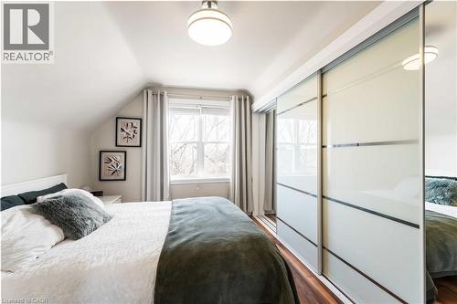 54 Weir Street S, Hamilton, ON - Indoor Photo Showing Bedroom