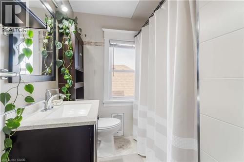 54 Weir Street S, Hamilton, ON - Indoor Photo Showing Bathroom