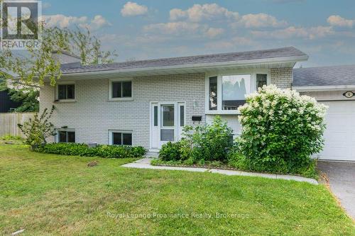 4 O'NEIL CRESCENT  Quinte West (Trenton Ward), ON K8V 5Y6