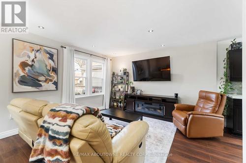 54 Weir Street S, Hamilton, ON - Indoor Photo Showing Living Room