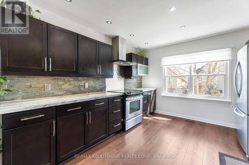54 Weir Street S, Hamilton, ON - Indoor Photo Showing Kitchen With Upgraded Kitchen
