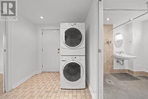 777 Cork Street, Ottawa, ON - Indoor Photo Showing Laundry Room