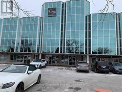 202 - 466 SPEERS ROAD  Oakville (Qe Queen Elizabeth), ON L6K 3W9