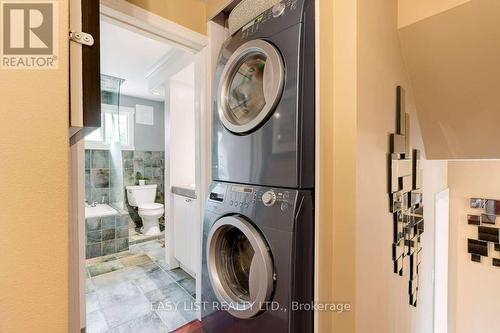 193 Pine Cove Road, Burlington, ON - Indoor Photo Showing Laundry Room