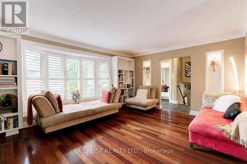 193 Pine Cove Road, Burlington, ON - Indoor Photo Showing Living Room