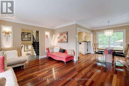 193 Pine Cove Road, Burlington, ON - Indoor Photo Showing Living Room