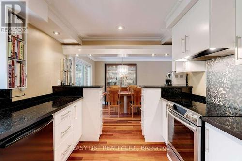 193 Pine Cove Road, Burlington, ON - Indoor Photo Showing Kitchen