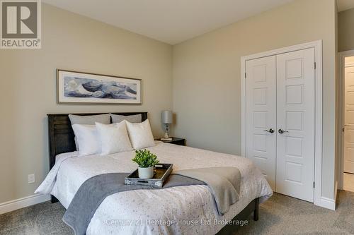114 Beech Boulevard, Tillsonburg, ON - Indoor Photo Showing Bedroom