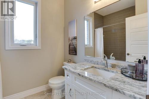 114 Beech Boulevard, Tillsonburg, ON - Indoor Photo Showing Bathroom