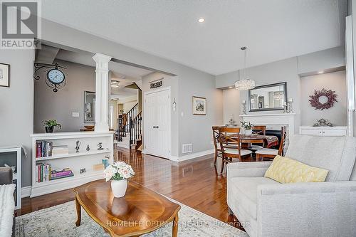 40 Outer Banks Drive N, Markham, ON - Indoor Photo Showing Living Room