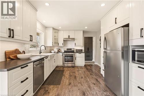 49 Stirling Street, Caledonia, ON - Indoor Photo Showing Kitchen With Stainless Steel Kitchen With Upgraded Kitchen
