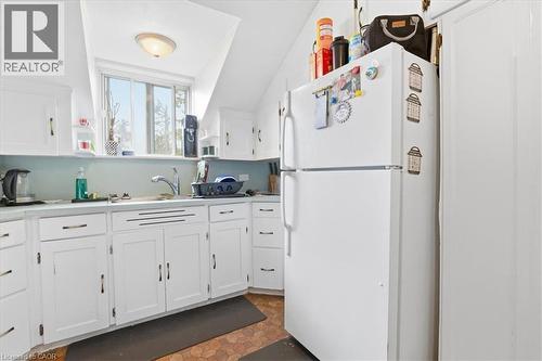 Lots of cupboard space - 31 Bingeman Street, Kitchener, ON - Indoor