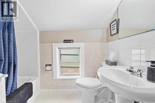 31B 4 piece bathroom - 31 Bingeman Street, Kitchener, ON - Indoor Photo Showing Bathroom