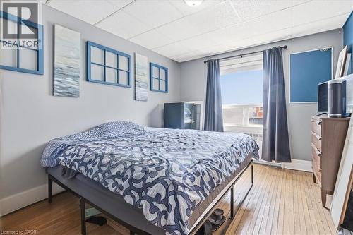 31A primary bedroom - 31 Bingeman Street, Kitchener, ON - Indoor Photo Showing Bedroom