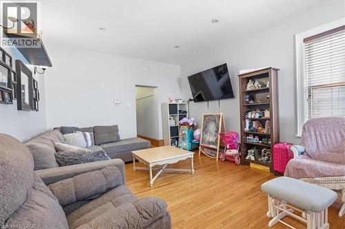 Unit 31 living room - 31 Bingeman Street, Kitchener, ON - Indoor Photo Showing Living Room