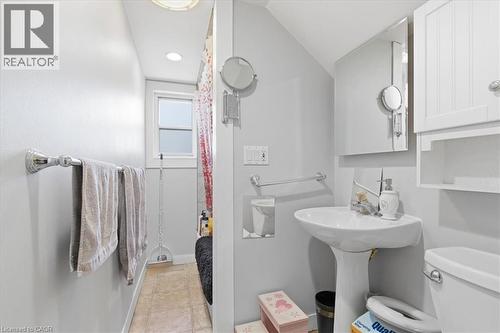 Unit 31 bathroom - 31 Bingeman Street, Kitchener, ON - Indoor Photo Showing Bathroom