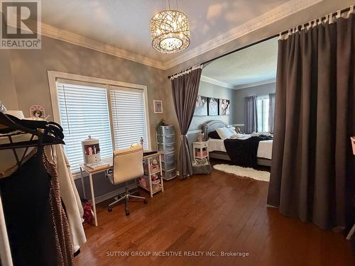 422 Mapleton Avenue, Barrie, ON - Indoor