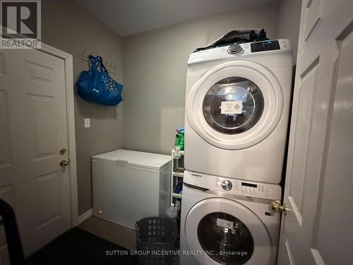 422 Mapleton Avenue, Barrie, ON - Indoor Photo Showing Laundry Room