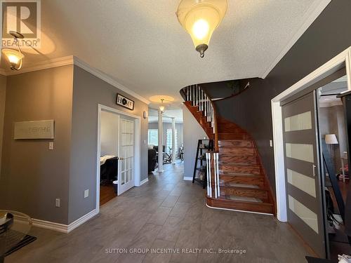 422 Mapleton Avenue, Barrie, ON - Indoor Photo Showing Other Room