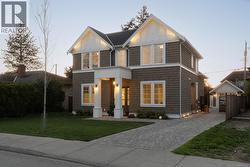 2218 Kinross Ave  Oak Bay, BC V8R 2N5