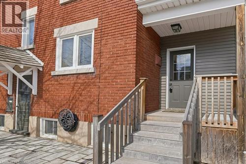 Convenient side entry from quiet street - 859 Queen'S Boulevard, Kitchener, ON - Outdoor With Exterior