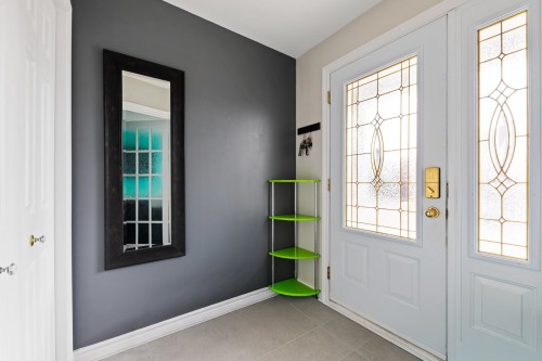 Hall d'entrée/Vestibule - 25 Rue Marguerite, Saint-Jean-Sur-Richelieu, QC - Indoor Photo Showing Other Room