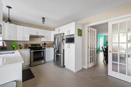Cuisine - 25 Rue Marguerite, Saint-Jean-Sur-Richelieu, QC - Indoor Photo Showing Kitchen