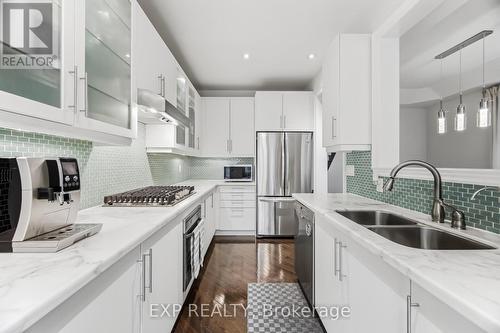 70 Torah Gate, Vaughan, ON - Indoor Photo Showing Kitchen With Double Sink With Upgraded Kitchen