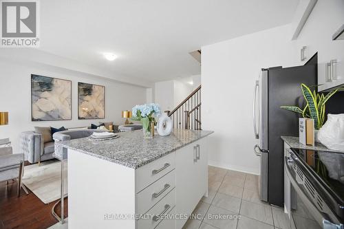 6 Landsborough Street, East Luther Grand Valley, ON - Indoor Photo Showing Kitchen With Upgraded Kitchen