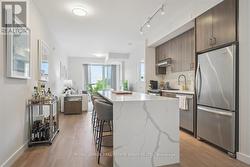 211 - 168 SABINA DRIVE Oakville, ON L6H 0W5