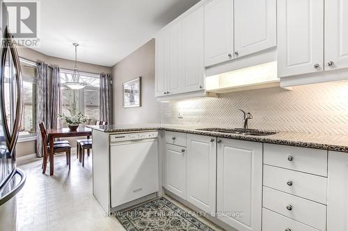 47 - 44 Edgevalley Road, London East (East A), ON - Indoor Photo Showing Kitchen With Upgraded Kitchen