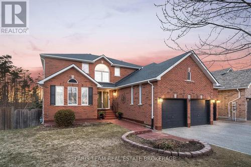 11 BERRY COURT  Barrie, ON L4N 0J6