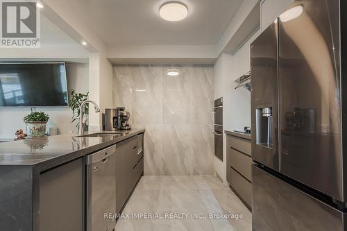 Kitchen - 85 Maple Ridge Crescent E, Markham, ON - Indoor Photo Showing Kitchen