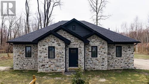 6043 FRANKS ROAD  Lambton Shores (Kettle Point), ON N0M 1J0