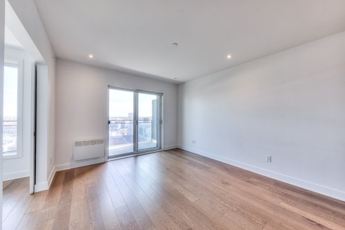 Salon - 907-1400 Rue Lucien-Paiement, Laval (Laval-Des-Rapides), QC - Indoor Photo Showing Other Room