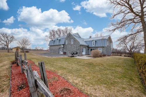 Face arrière - 469 Ch. De La Coulée-Des-Pères, Saint-Jean-Sur-Richelieu, QC - Outdoor