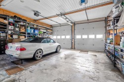 Garage - 