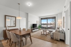 543-46 Rue du Square-Sir-George-Étienne-Cartier  Montréal (Le Sud-Ouest), QC H4C 0C7