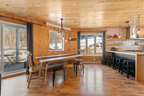 Salle à manger - 168  - 170 Ch. Demers, Sutton, QC - Indoor Photo Showing Dining Room