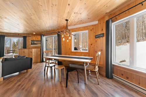 Salle à manger - 168  - 170 Ch. Demers, Sutton, QC - Indoor Photo Showing Dining Room