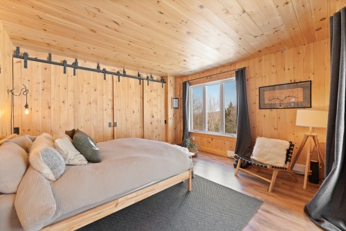 Chambre à coucher principale - 168  - 170 Ch. Demers, Sutton, QC - Indoor Photo Showing Bedroom