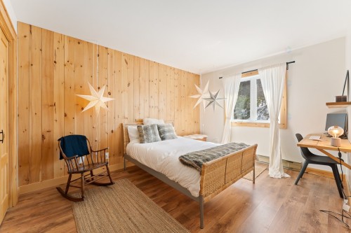 Chambre à coucher - 168  - 170 Ch. Demers, Sutton, QC - Indoor Photo Showing Bedroom