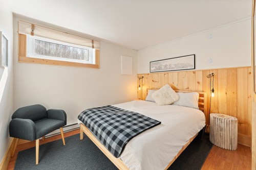 Chambre à coucher - 168  - 170 Ch. Demers, Sutton, QC - Indoor Photo Showing Bedroom
