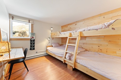 Chambre à coucher - 168  - 170 Ch. Demers, Sutton, QC - Indoor Photo Showing Bedroom