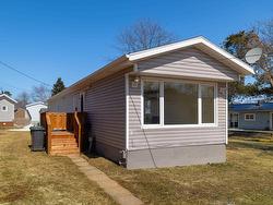 9 Oakwood Crescent  Charlottetown, PE C1A 6P9