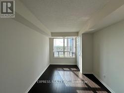 1005 - 8 HILLCREST AVENUE  Toronto, ON M2N 6Y6