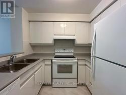 207 - 942 YONGE STREET  Toronto, ON M4W 3S8