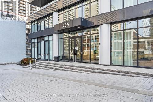 1010 - 255 Bay Street - Photo 2