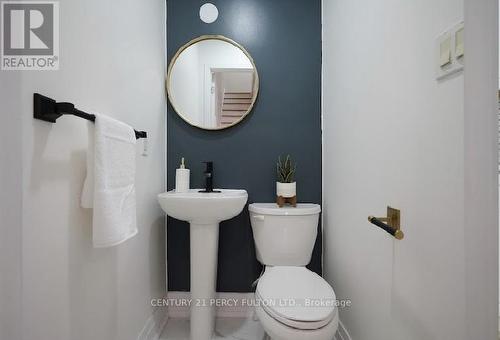 195 Sherman Avenue N, Hamilton, ON - Indoor Photo Showing Bathroom